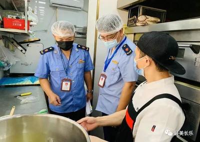 筑牢线上“舌尖”防线 区市场监管局开展网络餐饮服务食品安全突击检查行动纪实